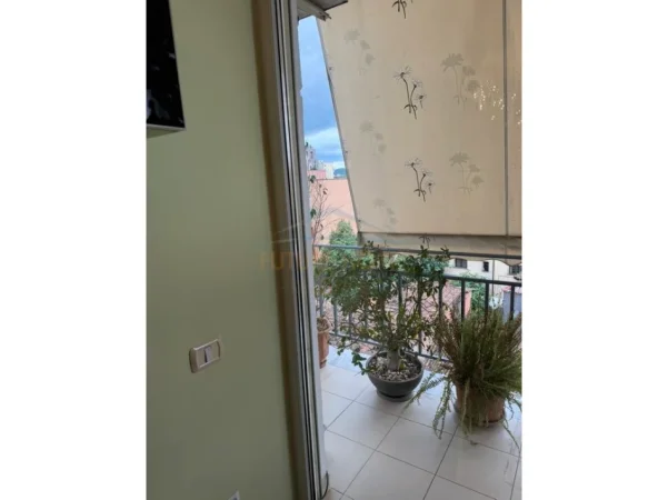 Tirane, shitet apartament 2+1 Kati 4, 107 m² 325.000 € (Rruga e Barrikadave)