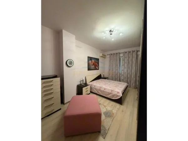 Tirane, shitet apartament 2+1 Kati 4, 107 m² 325.000 € (Rruga e Barrikadave)