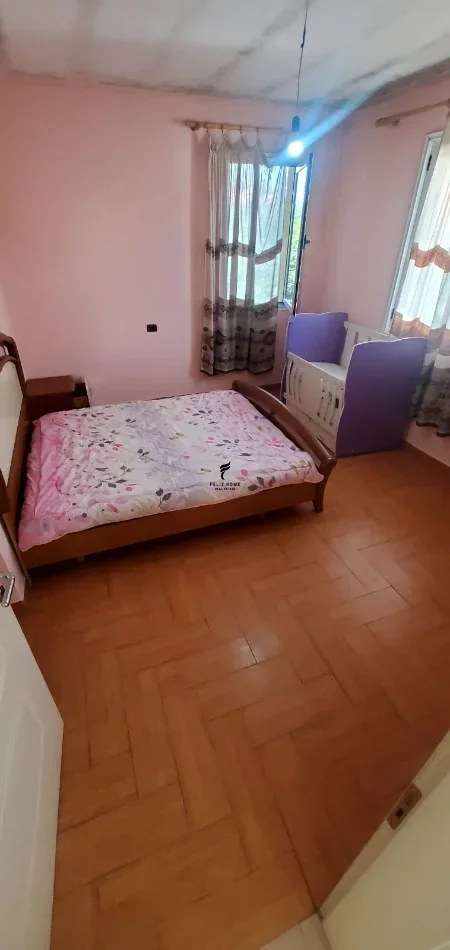 Tirane, jepet me qera apartament 3+1 Kati 2, 100 m² 460 € (SIRI KODRA)