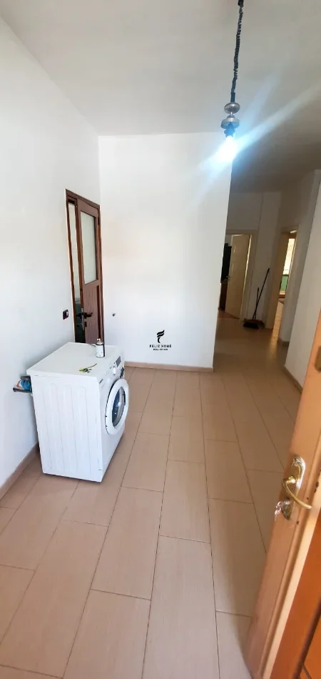 Tirane, jepet me qera apartament 3+1 Kati 2, 100 m² 460 € (SIRI KODRA)