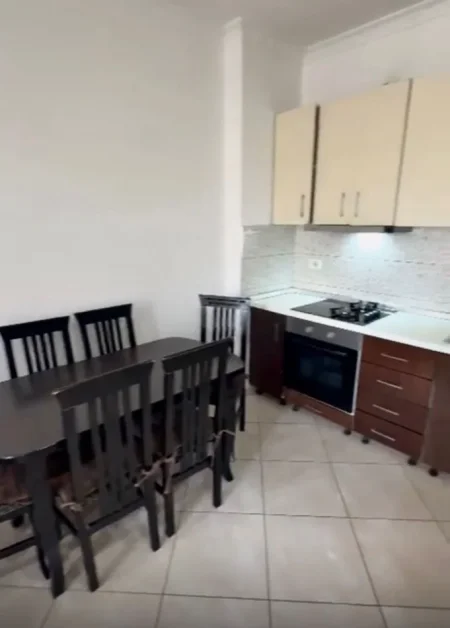 🔥 SUPER OKAZION🔥  Jepet me Qera Apartament 2+1+2 ne Astir tek Vila L,  450 MIJE LEKE