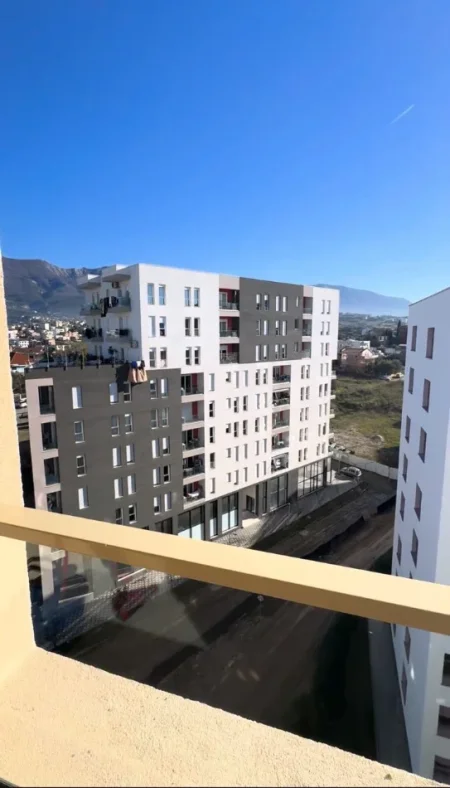 Tirane, jap me qera garsonier 1+1+Ballkon Kati 8, 40 m² 420 € (Pasho Hysa)