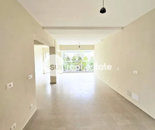 Shkoder, jepet me qera ambjent biznesi Kati 1, 67 m² 
