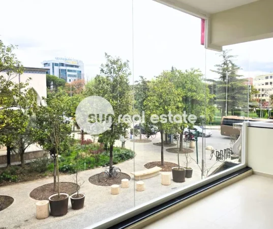 Shkoder, jepet me qera ambjent biznesi Kati 1, 67 m² 