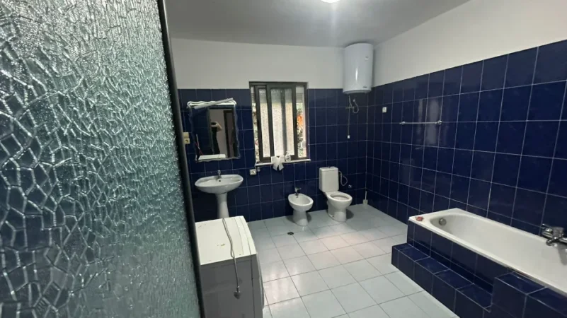 Tirane, shitet Vile Vile 3 Katshe Kati 2, 510 m² 600.000 € (MUHAMET DELIU)