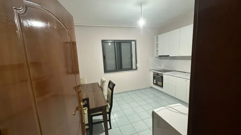Tirane, shitet Vile Vile 3 Katshe Kati 2, 510 m² 600.000 € (MUHAMET DELIU)