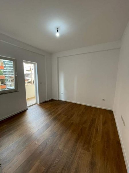 Tirane, shitet 1+1+BLK Kati 4, 138.000 Euro