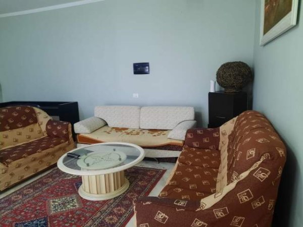 Shqiperi, jepet me qera apartament Kati 1, 68 m² 30.000 Leke (Xhamlliku)