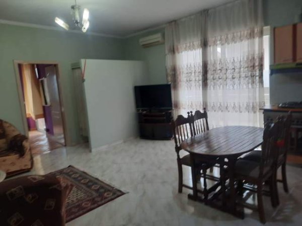 Shqiperi, jepet me qera apartament Kati 1, 68 m² 30.000 Leke (Xhamlliku)