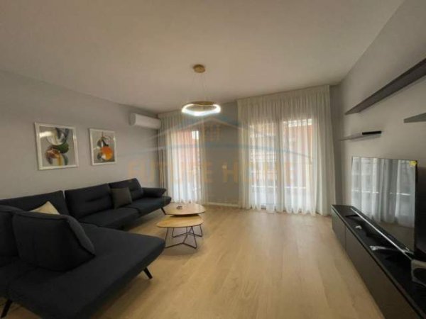 Tirane, jepet me qera apartament 2+1 Kati 5, 119 m² 1.200 Euro (Rruga e Kavajes)