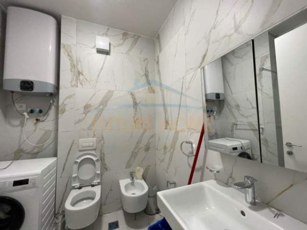 Tirane, jepet me qera apartament 2+1 Kati 5, 119 m² 1.200 Euro (Rruga e Kavajes)