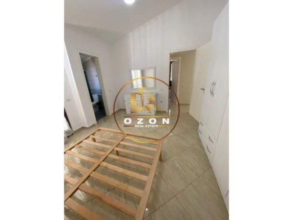 Tirane, jepet me qera Penthouse 2+1+A+BLK Kati 7, 100 m² 750 Euro (KOPSHTI BOTANIK)