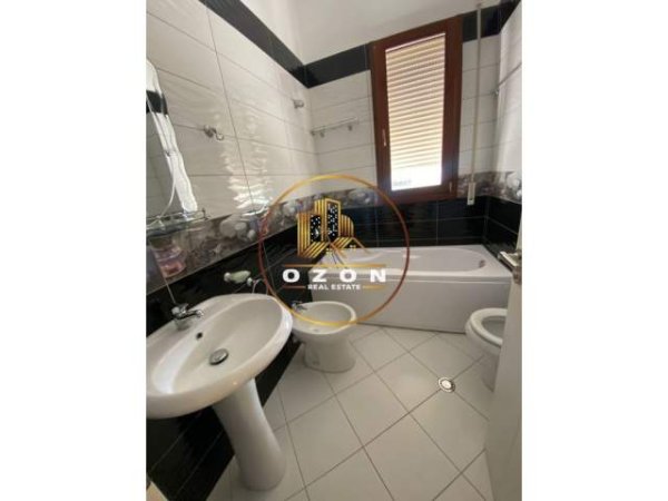 Tirane, jepet me qera Penthouse 2+1+A+BLK Kati 7, 100 m² 750 Euro (KOPSHTI BOTANIK)