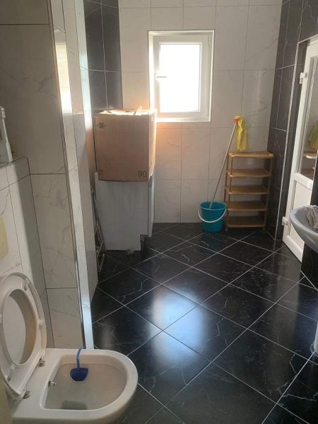 Tirane, jepet me qera apartament 3+1+BLK Kati 3, 121 m² 1.000 Euro (Rruga Islam Alla)