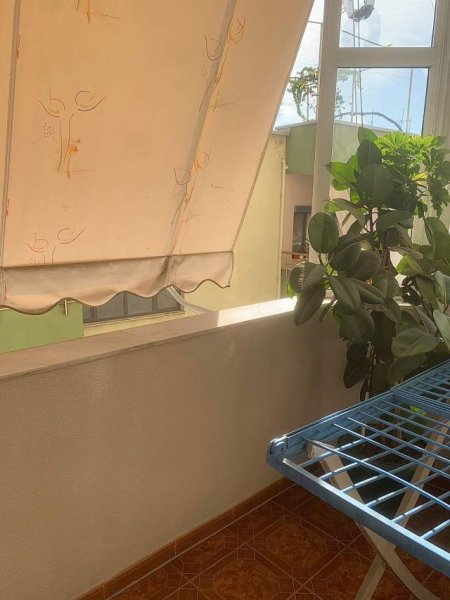 Tirane, jepet me qera apartament 3+1+BLK Kati 3, 121 m² 1.000 Euro (Rruga Islam Alla)