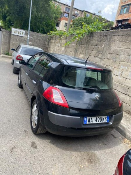 Tirane, shes makine Renault Megane Viti 2004, 1.350 Euro