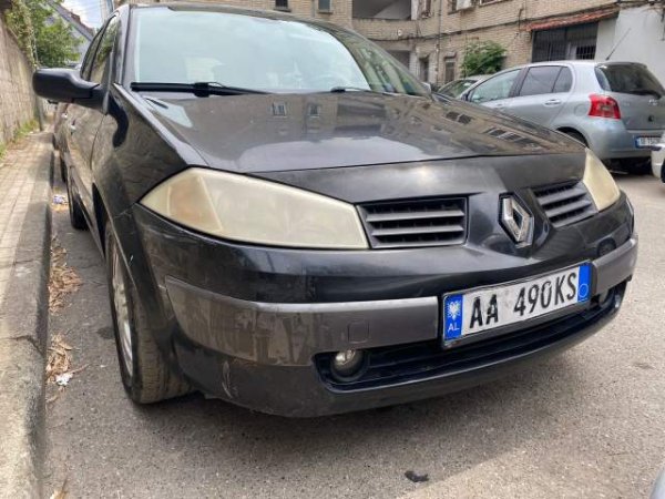 Tirane, shes makine Renault Megane Viti 2004, 1.350 Euro