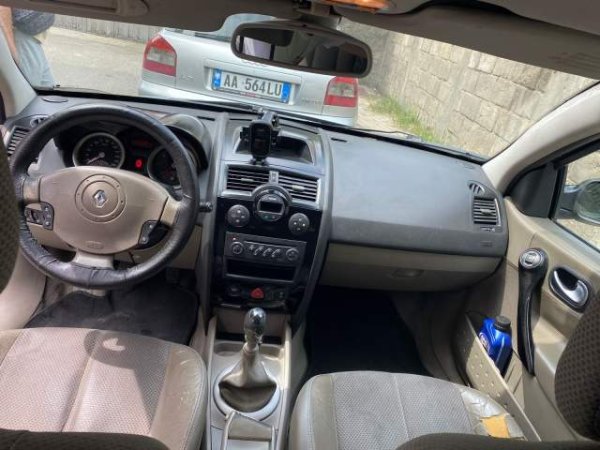 Tirane, shes makine Renault Megane Viti 2004, 1.350 Euro