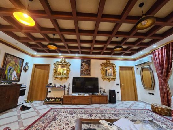 Tirane, jepet me qera apartament 4+1+BLK Kati 12, 170 m² 1.500 Euro (shallvaret)
