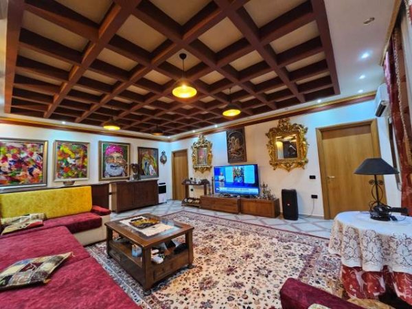 Tirane, jepet me qera apartament 4+1+BLK Kati 12, 170 m² 1.500 Euro (shallvaret)