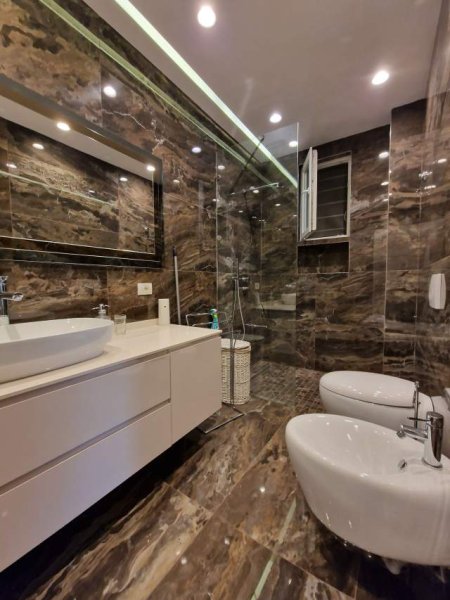 Tirane, jepet me qera apartament 2+1+BLK Kati 1, 109 m² 900 Euro (Selita e Vjeter)