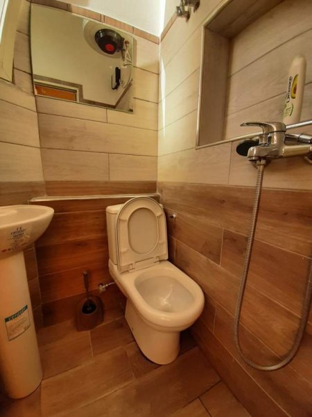 Tirane, jepet me qera apartament 1+1 Kati 1, 60 m² 380 Euro (Rr. Gjon Mili)