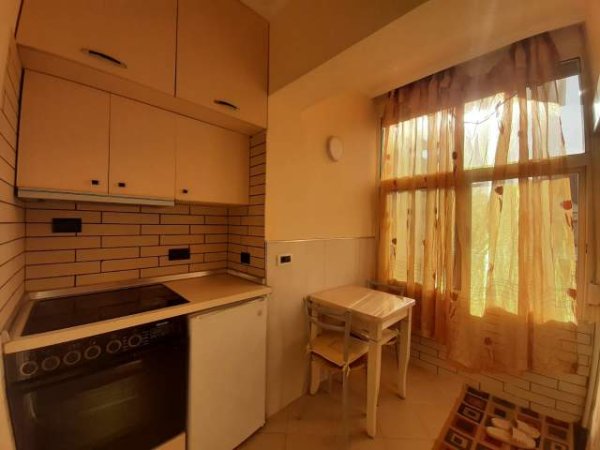 Tirane, jepet me qera apartament 1+1 Kati 1, 60 m² 380 Euro (Rr. Gjon Mili)
