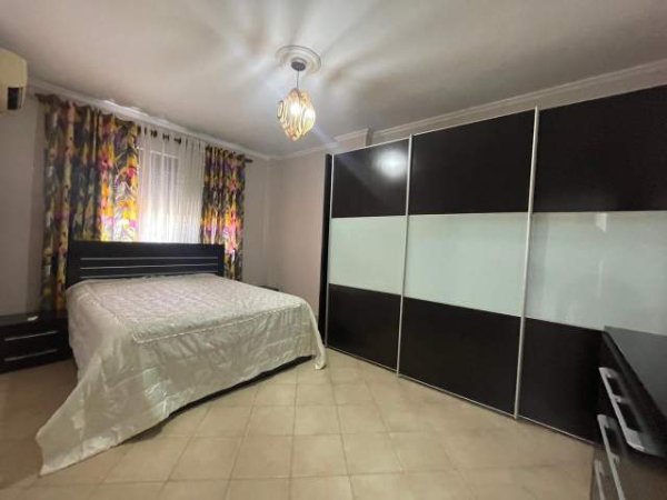 Tirane, jepet me qera apartament 2+1 Kati 5, 110 m² 650 Euro (Rruga e Durresit)