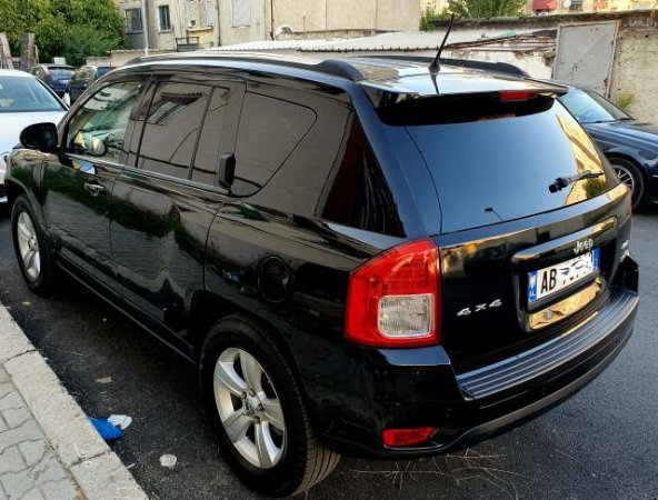 Tirane, shitet xhip Jeep Compass Viti 2012, 8.500 Euro