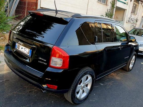 Tirane, shitet xhip Jeep Compass Viti 2012, 8.500 Euro