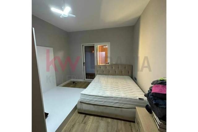 Tirane, jepet me qera Vile Dublex 200 m² 1.800 Euro (Rruga Liqeni i Thate, Liqeni i Thatë)