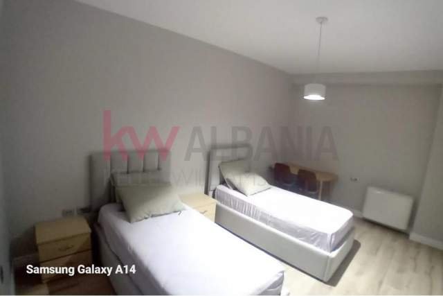 Tirane, jepet me qera Vile Dublex 200 m² 1.800 Euro (Rruga Liqeni i Thate, Liqeni i Thatë)