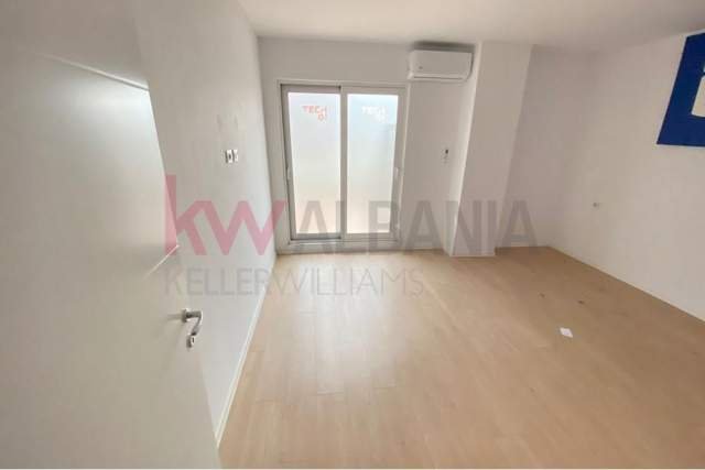 Tirane, shitet apartament 2+1+BLK Kati 2, 95 m² 200.000 Euro (Bulevardi Zogu I, Tiranë)