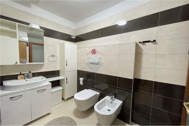 Tirane, jepet me qera apartament 2+1+A+BLK Kati 3, 84 m² 1.000 Euro (Ibrahim Rrugova)
