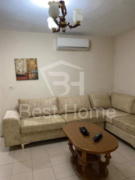 Tirane, jepet me qera apartament 1+1+A Kati 3, 60 m² 350 Euro (Rruga Kongresi i Manastirit, prane Pediatrise)