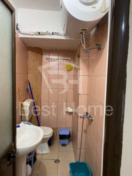 Tirane, jepet me qera apartament 1+1+A Kati 3, 60 m² 350 Euro (Rruga Kongresi i Manastirit, prane Pediatrise)