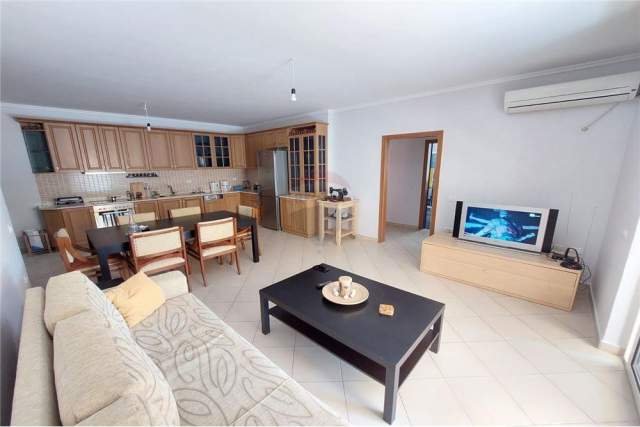 Tirane, jepet me qera apartament 2+1+BLK 95 m² 400 Euro (Rruga Mahmut Allushi)