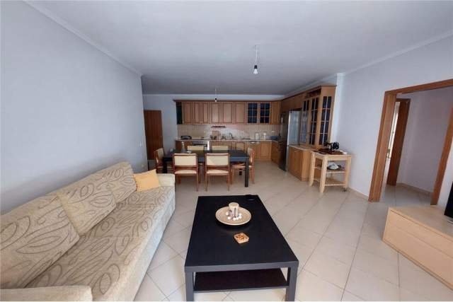 Tirane, jepet me qera apartament 2+1+BLK 95 m² 400 Euro (Rruga Mahmut Allushi)