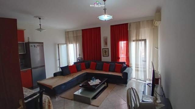 Tirane, jepet me qera apartament 2+1 Kati 3, 100 m² 400 Euro (Kinostudio)