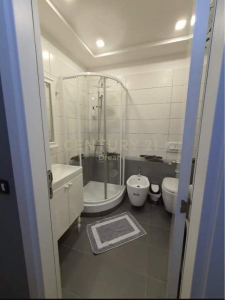 Tirane, shitet apartament 1+1+BLK Kati 8, 62 m² 170.000 Euro (Kajo Karafili)