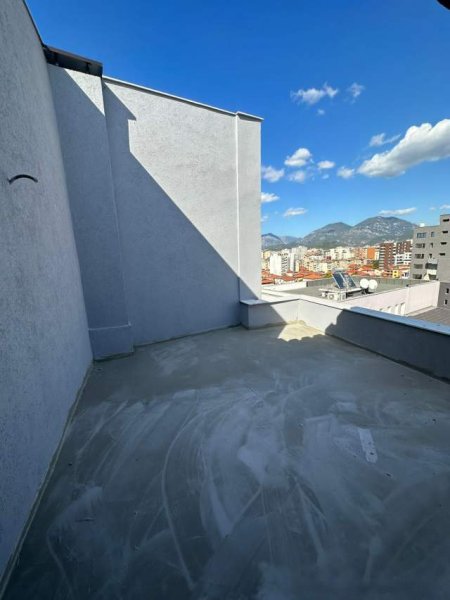 Tirane, shitet apartament 2+1+BLK Kati 9, 1.424 m² 276.000 Euro