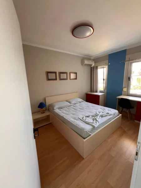 Tirane, jepet me qera apartament 1+1+Ballkon Kati 1, 67 m² 750 € (Rr. Peti)