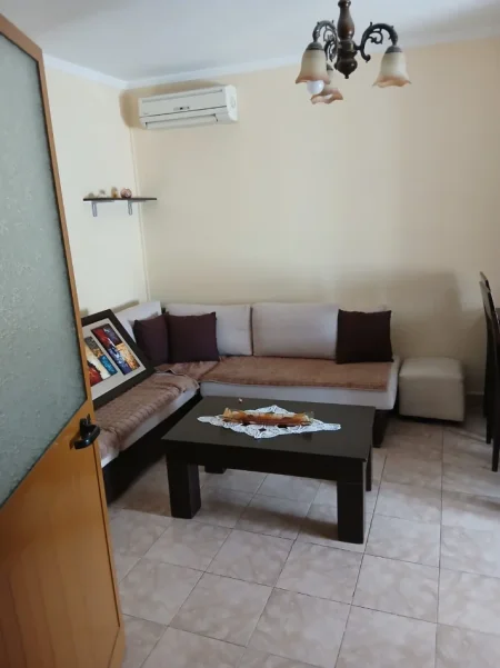 Tirane, jepet me qera apartament 2+1 Kati 4, 70 m² 430 € (Rrethi i Shkozes)