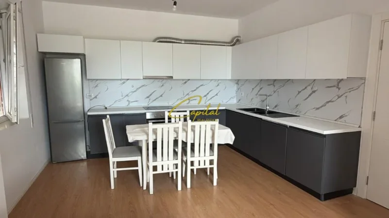 Tirane, jepet me qera apartament 2+1 Kati 5, 99 m² 550 € (QSUT)