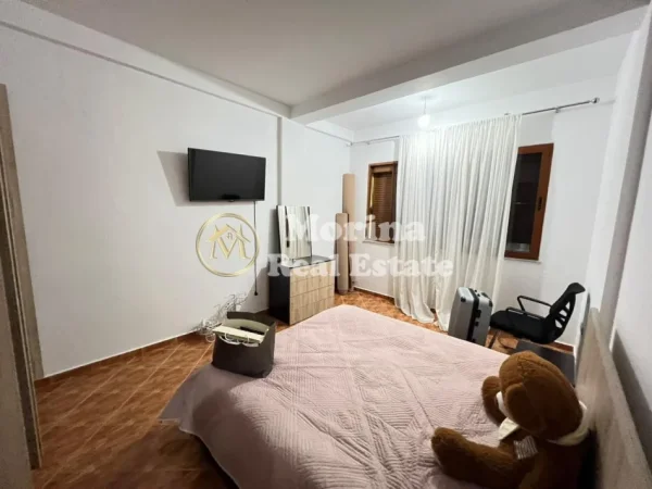Tirane, jepet me qera apartament 6+1 Kati 1, 120 m² 1500 € (Ali Demi)