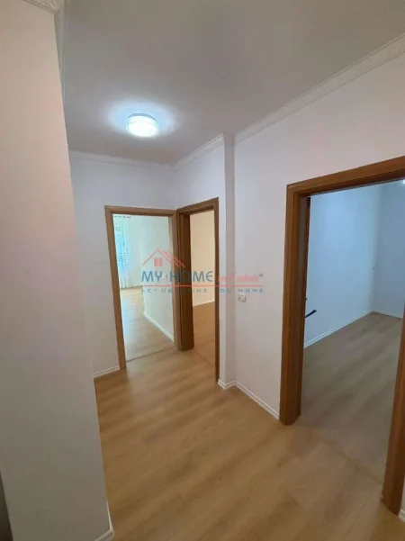 Tirane, shitet apartament 2+1+Ballkon Kati 2, 89 m² 140.000 € (Fresk)