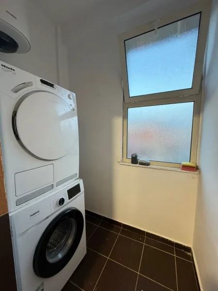 Tirane, jepet me qera apartament 2+1 Kati 8, 90 m² 550 € (Rruga Aleksandri i madh)