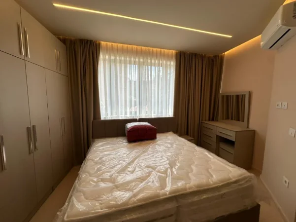 Tirane, jepet me qera apartament 1+1 Kati 2, 60 m² 450 € (Rruga e Dibres.)