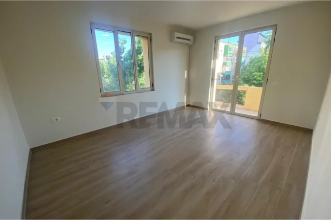 Tirane, jepet me qera zyre Kati 2, 86 m² 600 € 