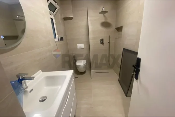 Tirane, jepet me qera zyre Kati 2, 86 m² 600 € 
